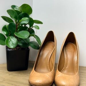Tory Burch Croc-Embossed Tan Leather Pumps